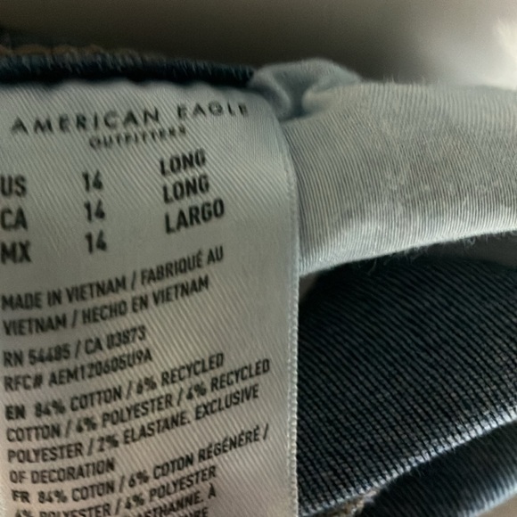 These are American Eagle jeans, size 14, long and high waisted - Picture 4 of 10